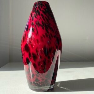 SC Genuine Lead Crystal Vase Metallic Flecks Over 24% PbO Red & Black 8" Italy